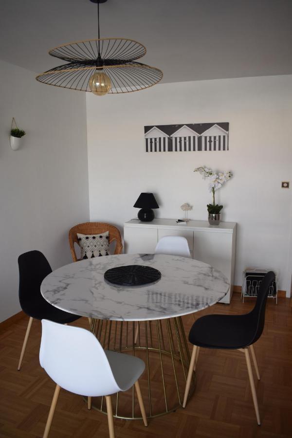 Cote Et Vie - Appartement Et Garage 圣吉尔-克鲁瓦德维 外观 照片